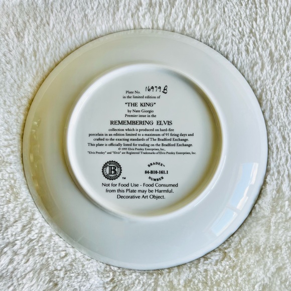 BRADFORD EXCHANGE Elvis Presley The King Collectors Plate - Picture 2 of 6